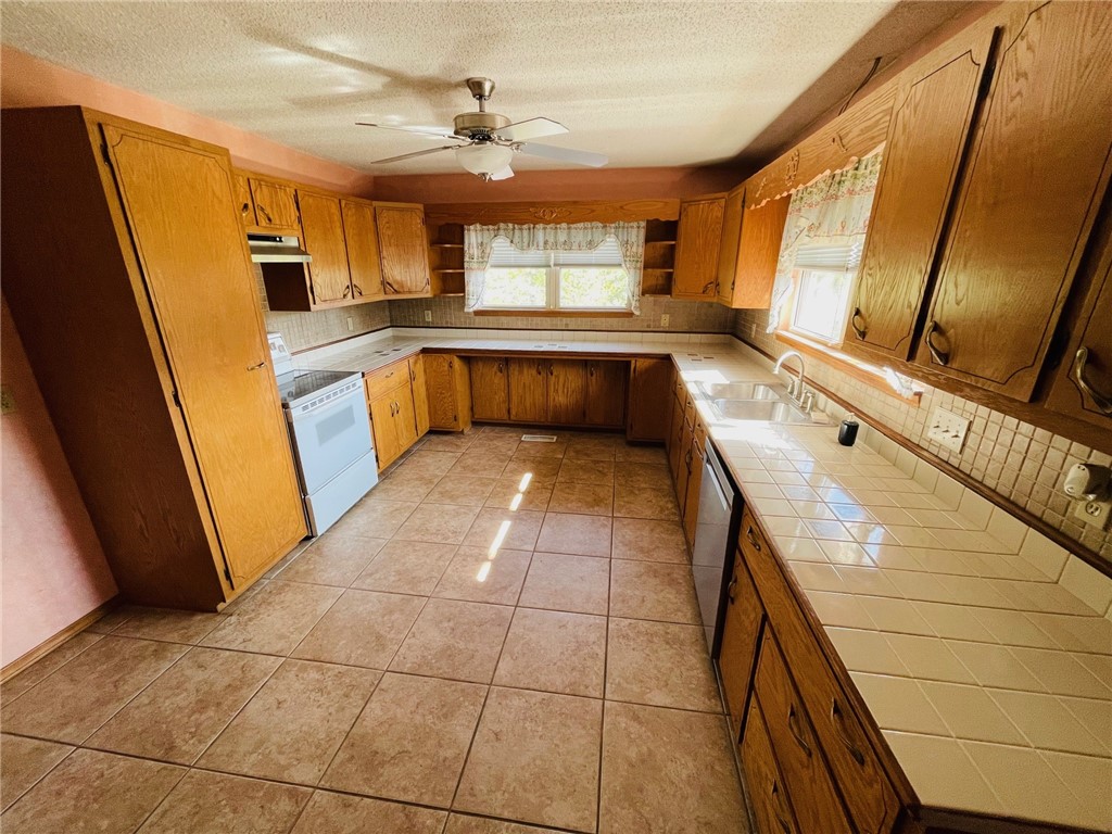 Unit 5 Holiday Island - Residential