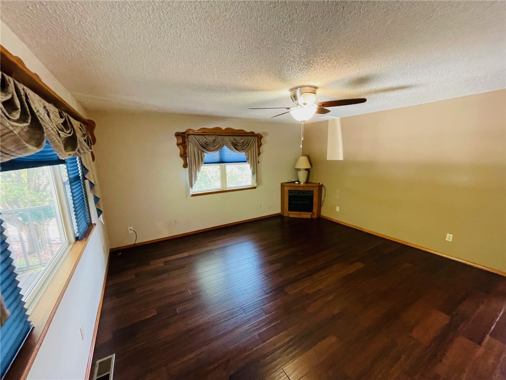 Unit 5 Holiday Island - Residential