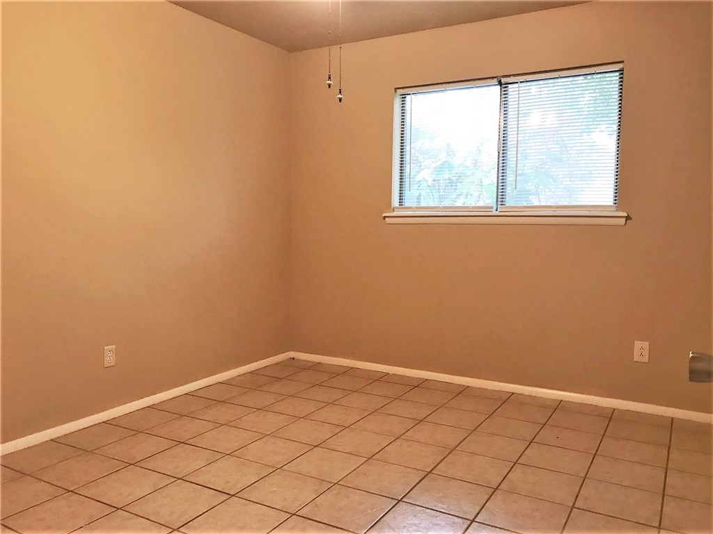 Bishop Manor Rogers - Residential Lease