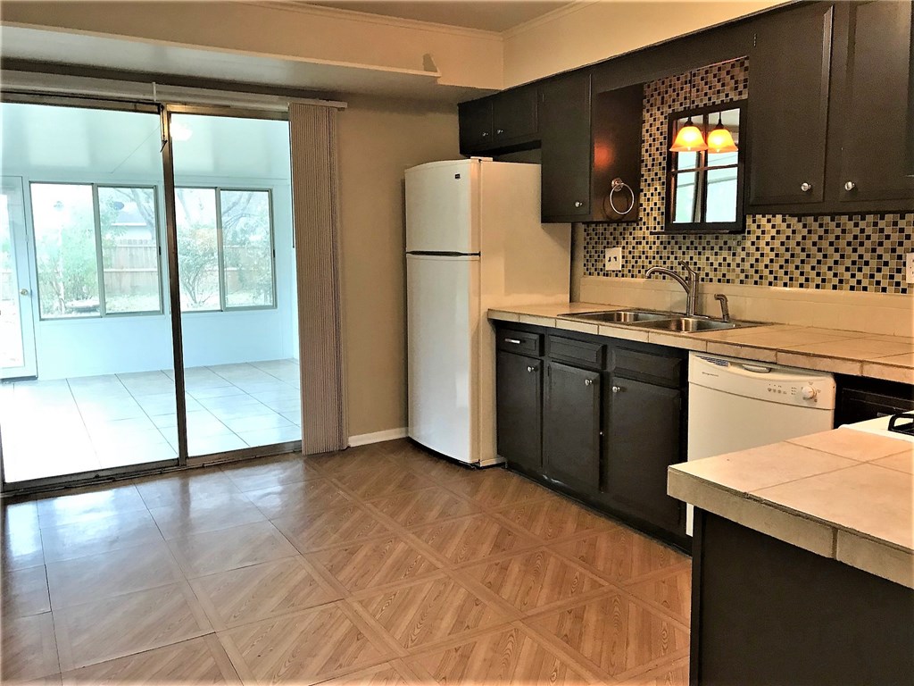 Bishop Manor Rogers - Residential Lease