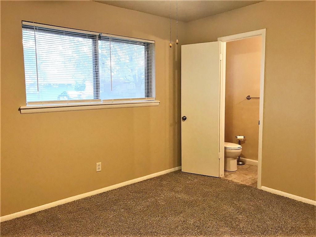 Bishop Manor Rogers - Residential Lease