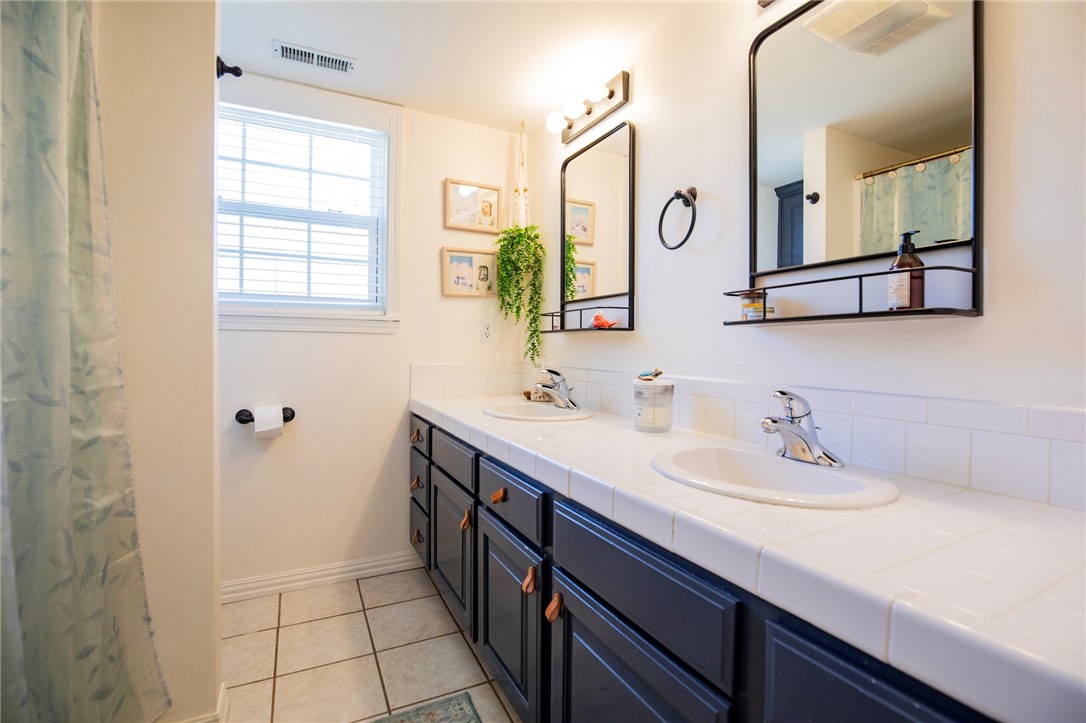 Oaks Manor Sub - Residential