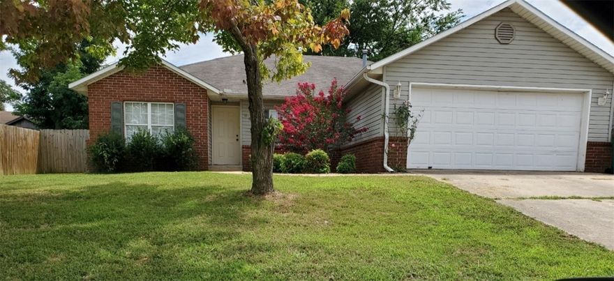 Complete NEW Architectural shingle roof installed 11/2024. New roofing rolled onto back covered patio. Comes with 25 year transferable warranty. SELLER TO REPLACE ALL CARPET UPON MOVE OUT!!

NEW outside A/C unit installed 2023. Comes with 10 year warranty. 
3 bedroom, 2 full baths. Updated kitchen, tile flooring, and all home appliances. Oversized two car garage. Attic storage above garage. Open split floor plan home with walk in closet. Sliding shower door has been removed in master bathroom and is painted sage green. Shelving added to laundry room for extra storage space. Granite counter tops throughout house. Tile/carpet flooring. Working fireplace in living room. Yearly blooming plants in flower bed. Spacious fenced in back yard with covered area, perfect for entertaining.