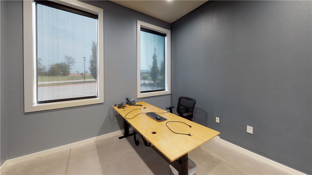 Erc Office Park Rogers - Commercial Lease