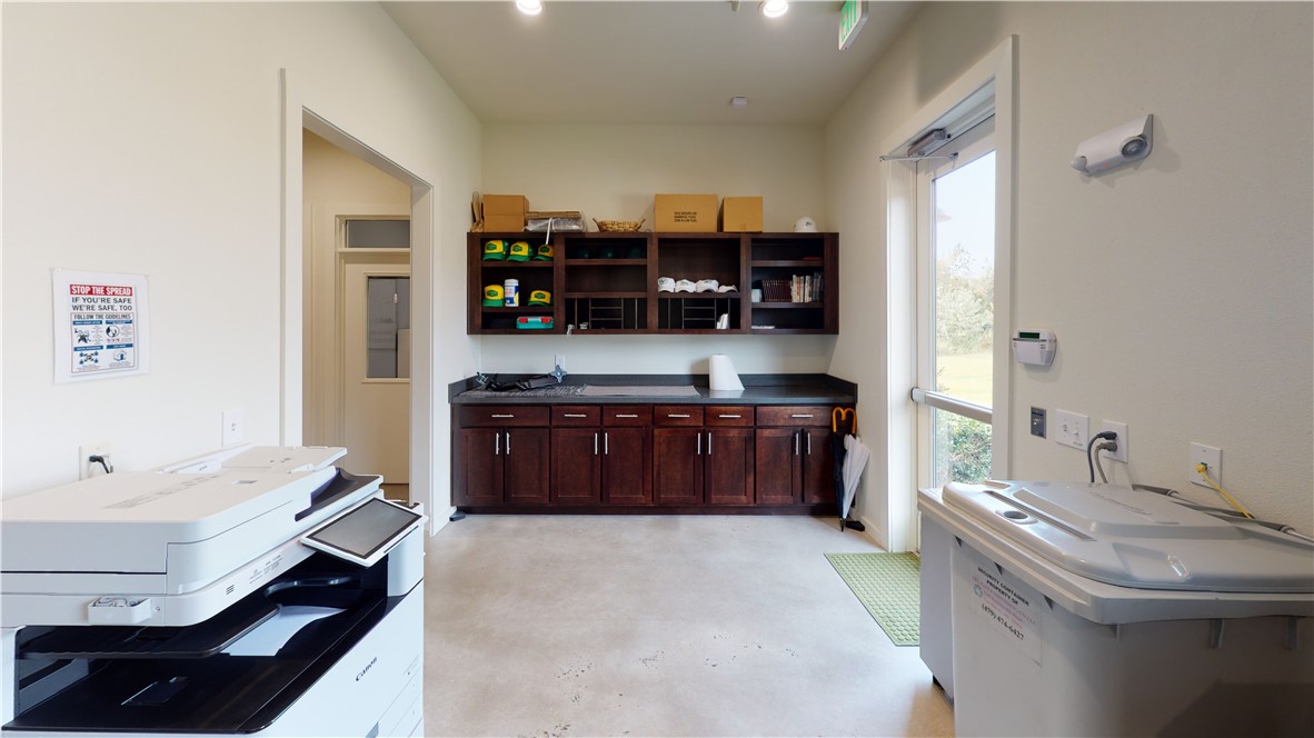 Erc Office Park Rogers - Commercial Lease