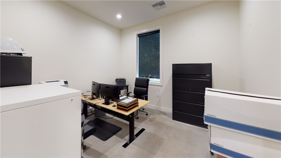 Erc Office Park Rogers - Commercial Lease