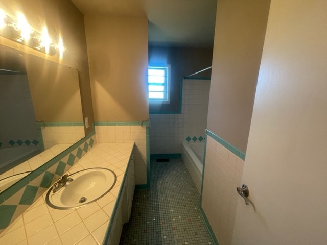 12-20-32-GRAVETTE - Residential Lease