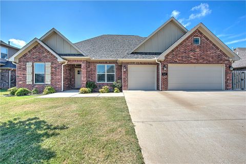 Photo of 467 Tartaglia Avenue, Tontitown, AR 72762 (MLS # 1354009)