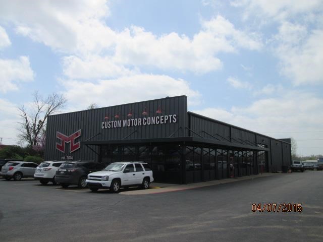 INVESTMENT OPPORTUNITY - Fully leased until DEC 2021 - 9000(+/-) sf building, w/3600(+/-)retail/office and 5400(+/-) service garage situated on 3.99(+/-) acres. 352'(+/-) frontage / Bloomington, Zoned Commercial. A portion of the NW corner is located in the 100 yr floodplain.