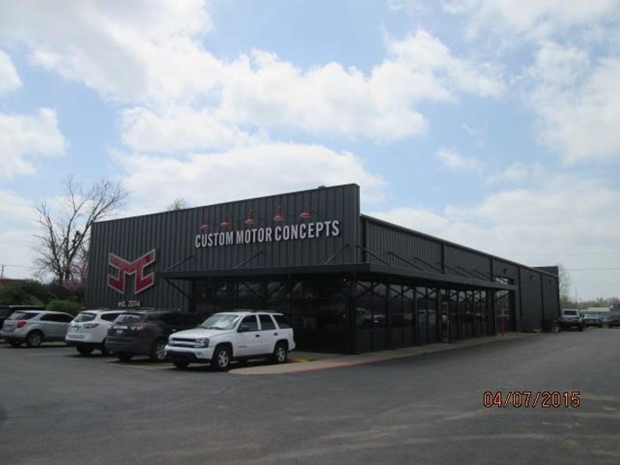 INVESTMENT OPPORTUNITY - Fully leased until DEC 2021 - 9000(+/-) sf building, w/3600(+/-)retail/office and 5400(+/-) service garage situated on 3.99(+/-) acres. 352'(+/-) frontage / Bloomington, Zoned Commercial. A portion of the NW corner is located in the 100 yr floodplain.