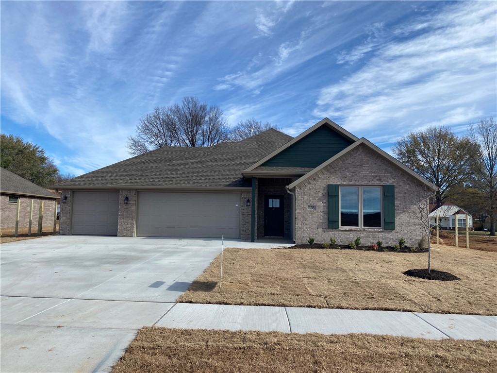Welcome Home to Summerfield! Summerfield is a great new subdivision in the heart of Farmington. This home features 3 Bedrooms plus 2 Full Bathrooms & a 3 car garage. Spacious Living Room with cedar accents and a gas log fireplace. The kitchen has a large island plus a gas range and large pantry. The primary suite is complete with double sinks, tiled shower & an oversized tub. Home comes with blinds, full guttering, and a fully sod & fenced yard.