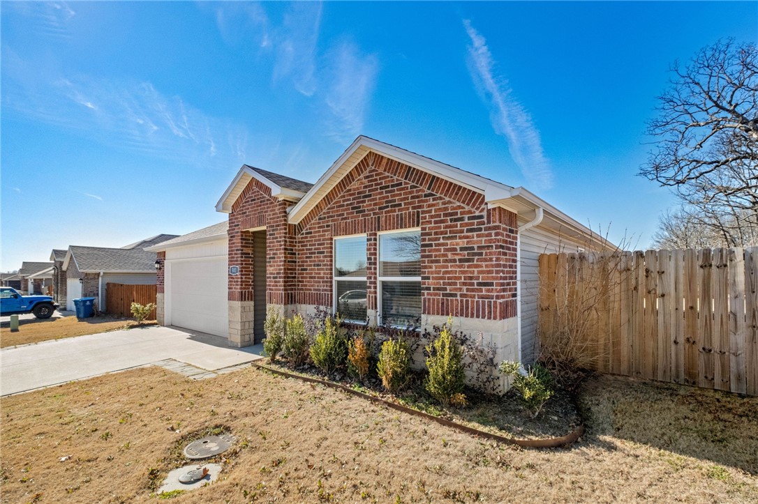 Pioneer Woods Ph 3 Gentry - Residential