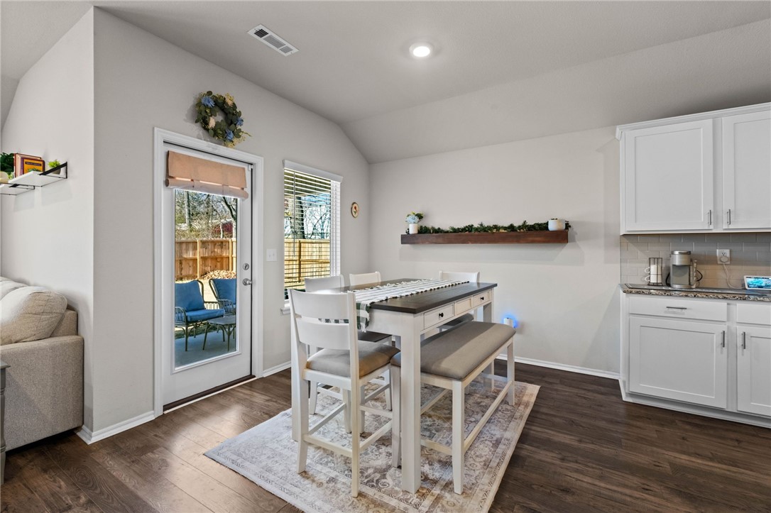 Pioneer Woods Ph 3 Gentry - Residential