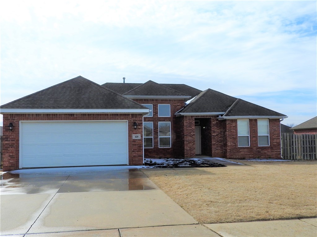 QUAILTY INSIDE AND OUT IN THIS 1722 SQ FT HOME BUILT IN SIENNA ESTATES. TREY CEILINGS, GRANITE COUNTERTOPS, BULLNOSE CORNERS, OPEN AND BRIGHT FLOOR PLAN, NOT TO MENTION COMMUNITY AMENITIES SUCH AS CLUBHOUSE, POOL & FITNESS ROOM.
MLS Remarks: