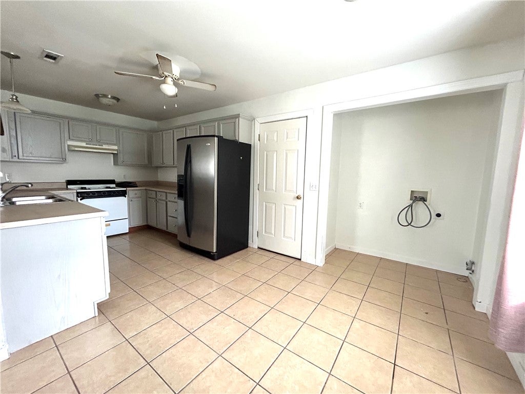2485 Mary Phelps Drive