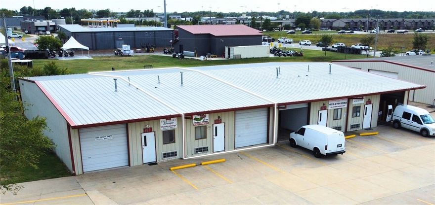 Available: 1,824 SF
Asking rent: $12.00 psf | nnn.
Grade level door: 1 (10 x 10).
Min wall height: 13’ 10”.
Max peak height: 18’ 6”.
Power capacity: 225 amp | single-phase.
Total office sf: 461 sf.

Site highlights

Located just 2 miles from interstate 49, this flex space is located directly off of dixieland rd. Available for lease at $12.00 psf nnn, the property features office space, one bathroom, and one grade-level door.