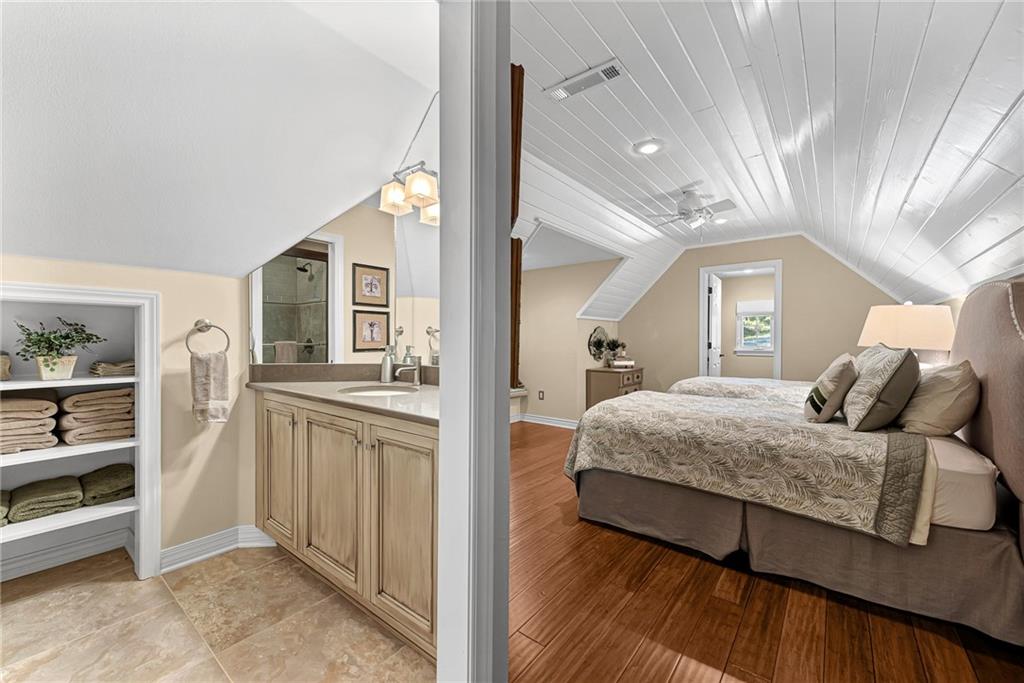 Unit 116 Holiday Island - Residential