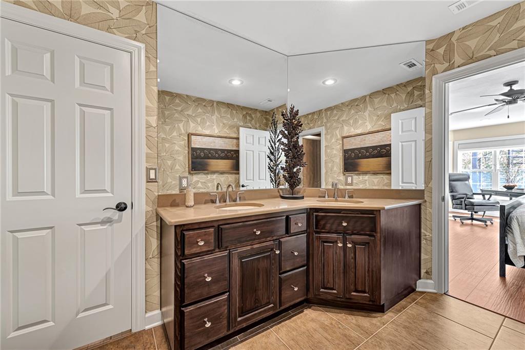 Unit 116 Holiday Island - Residential