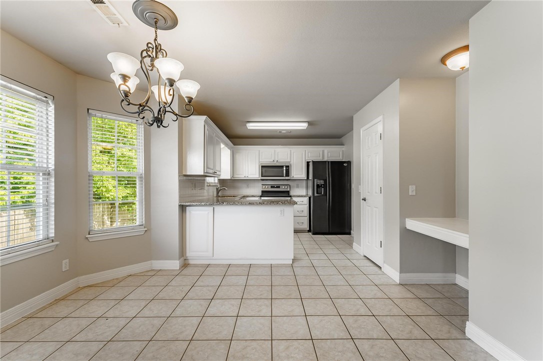 Champions Estates Rogers - Residential Lease