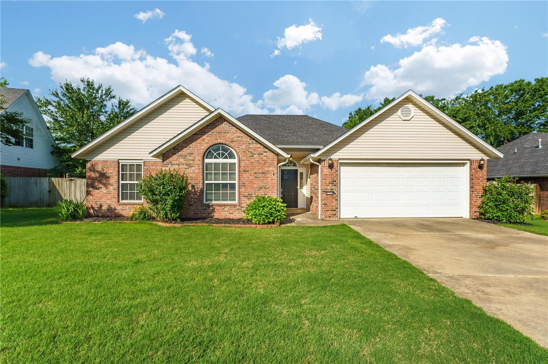 For Rent | 5234 S 62nd Street, Rogers, AR
Welcome to Champions Estates — a prime location near Uptown Pinnacle with quick access to I-49, shopping, dining, and all that Rogers has to offer.
This well-maintained home features 3 spacious bedrooms, 2 full bathrooms, and a dedicated office space perfect for remote work or study. The open-concept layout provides seamless flow between the kitchen, dining, and living areas, making it ideal for both relaxing and entertaining.
Additional features include a fully fenced backyard, attached garage, and a peaceful neighborhood setting just minutes from everything you need.
Don’t miss this opportunity to live in one of Rogers’ most sought-after communities.