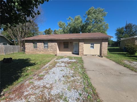 Photo of 10 Mcintosh Lane, Bentonville, AR 72712 (MLS # 1326004)
