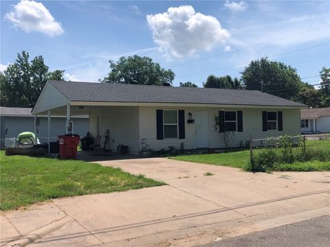 Photo of 915 S 5th, Dardanelle, AR 72834 (MLS # 1333780)