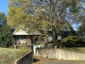 Established home with over 73 acres perfect to run your cattle on. Ample amount of warehouse space to house all the equipment.Sold prior to entering into MLS.Sale subject to court approval