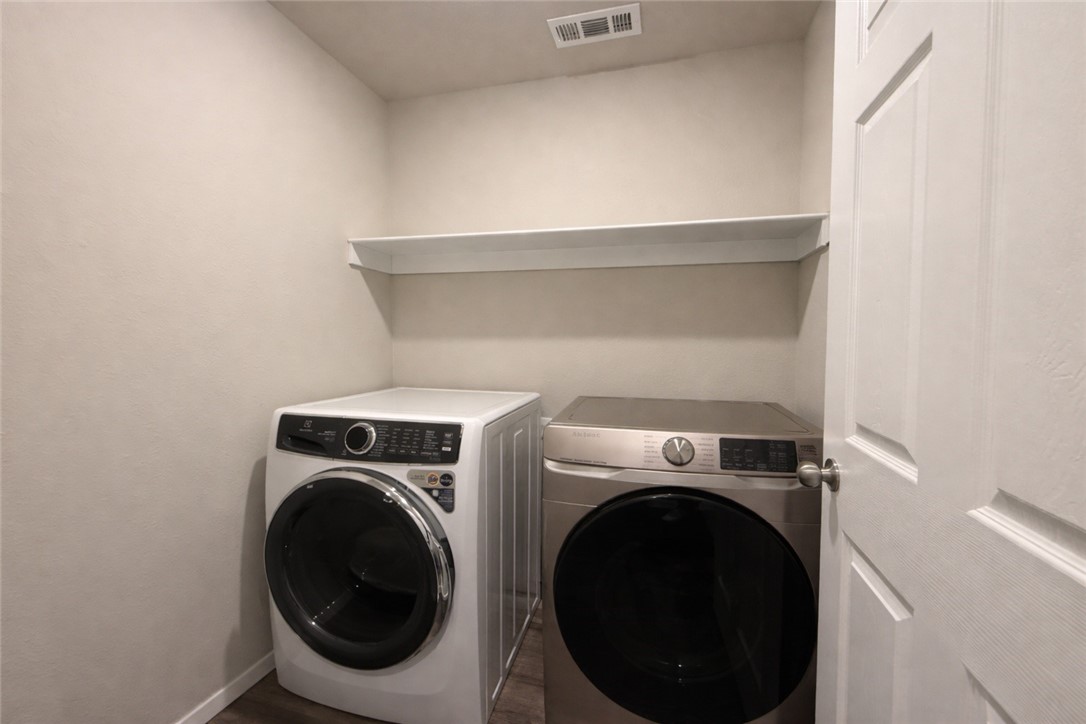 Willow Creek Ph 2 Rogers - Residential Lease