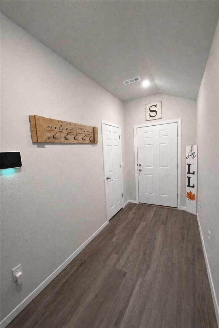 Willow Creek Ph 2 Rogers - Residential Lease