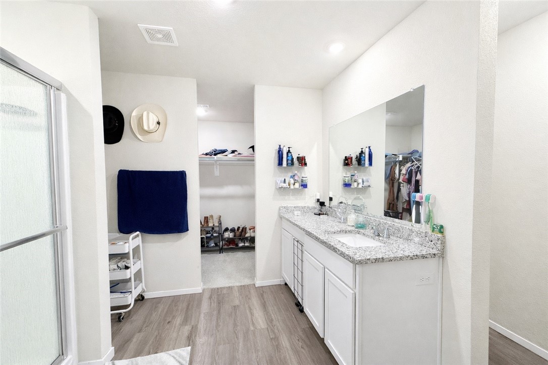 Willow Creek Ph 2 Rogers - Residential Lease