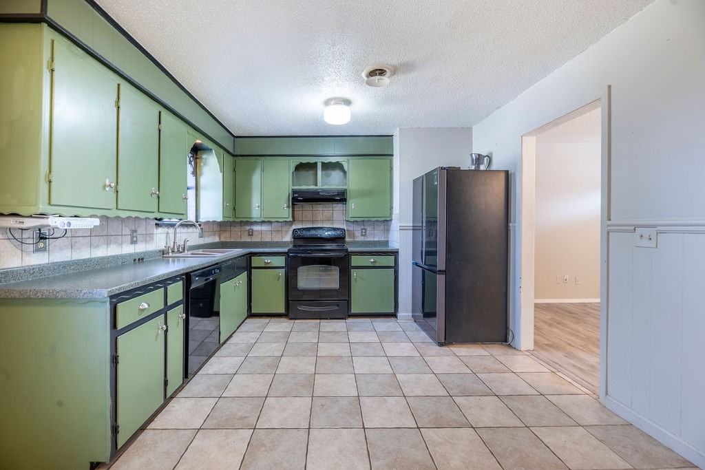 RED BIRD ESTATES - Residential