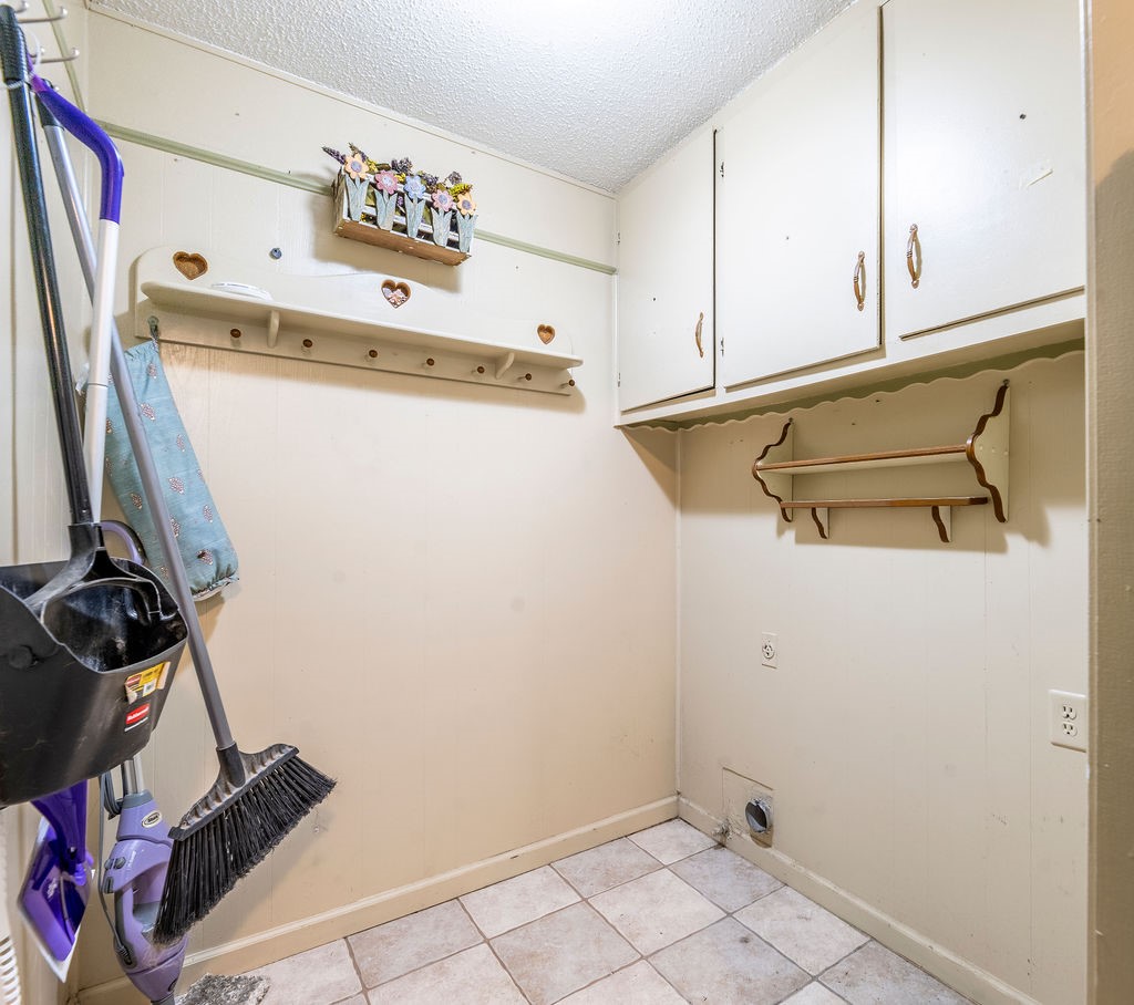 RED BIRD ESTATES - Residential