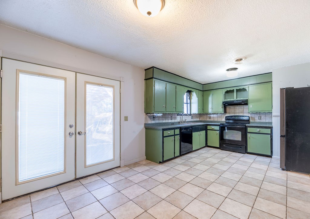 RED BIRD ESTATES - Residential