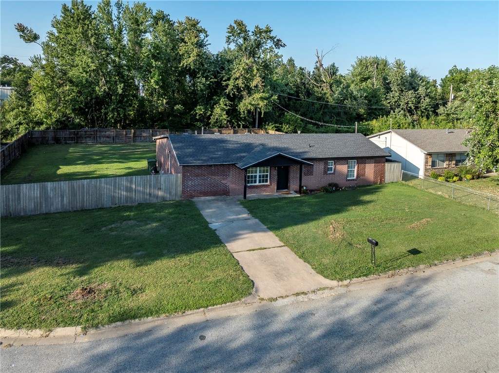 Bishop Manor 2nd Rogers - Residential