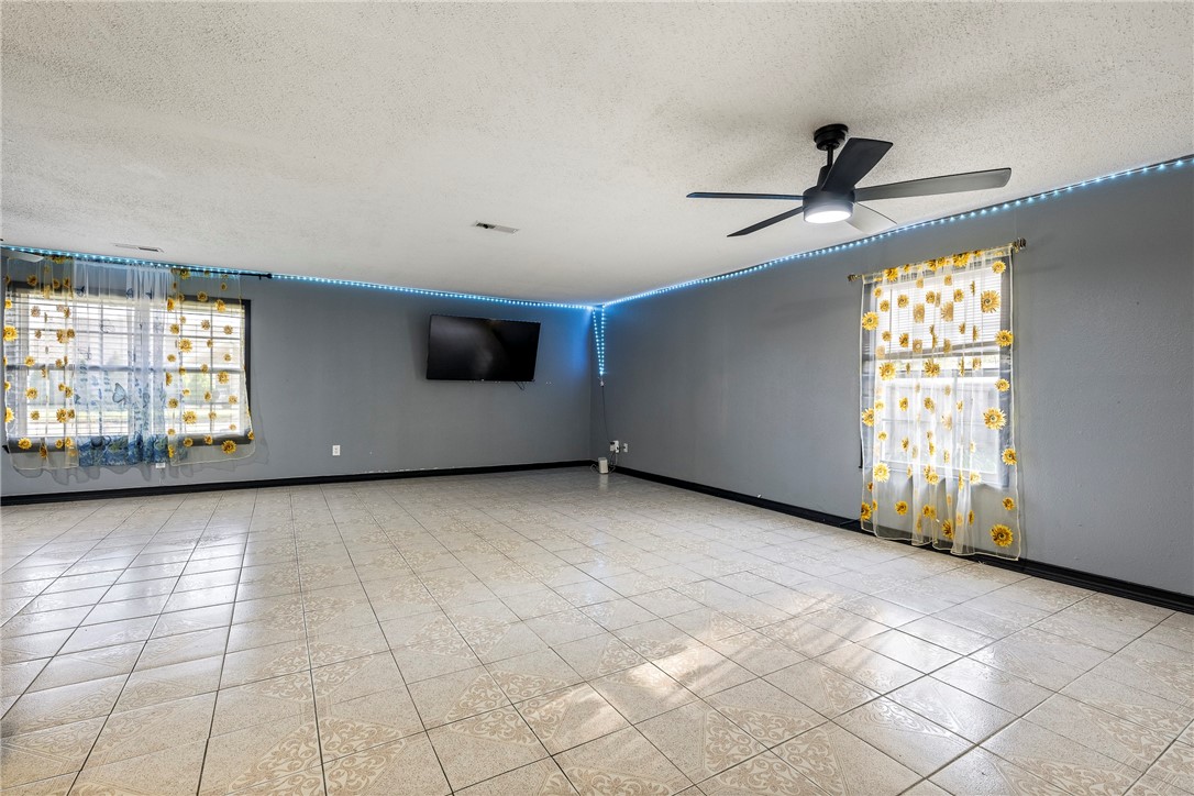 Bishop Manor 2nd Rogers - Residential