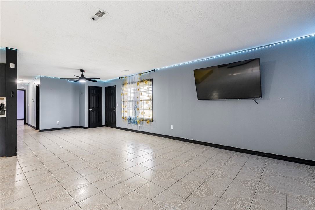 Bishop Manor 2nd Rogers - Residential