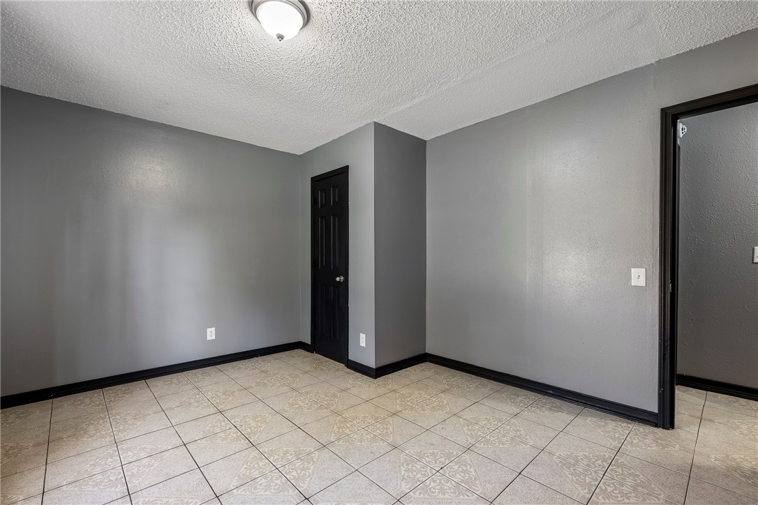 Bishop Manor 2nd Rogers - Residential