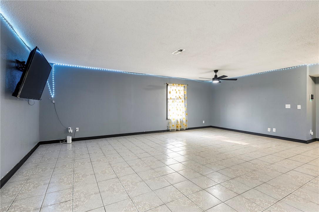 Bishop Manor 2nd Rogers - Residential