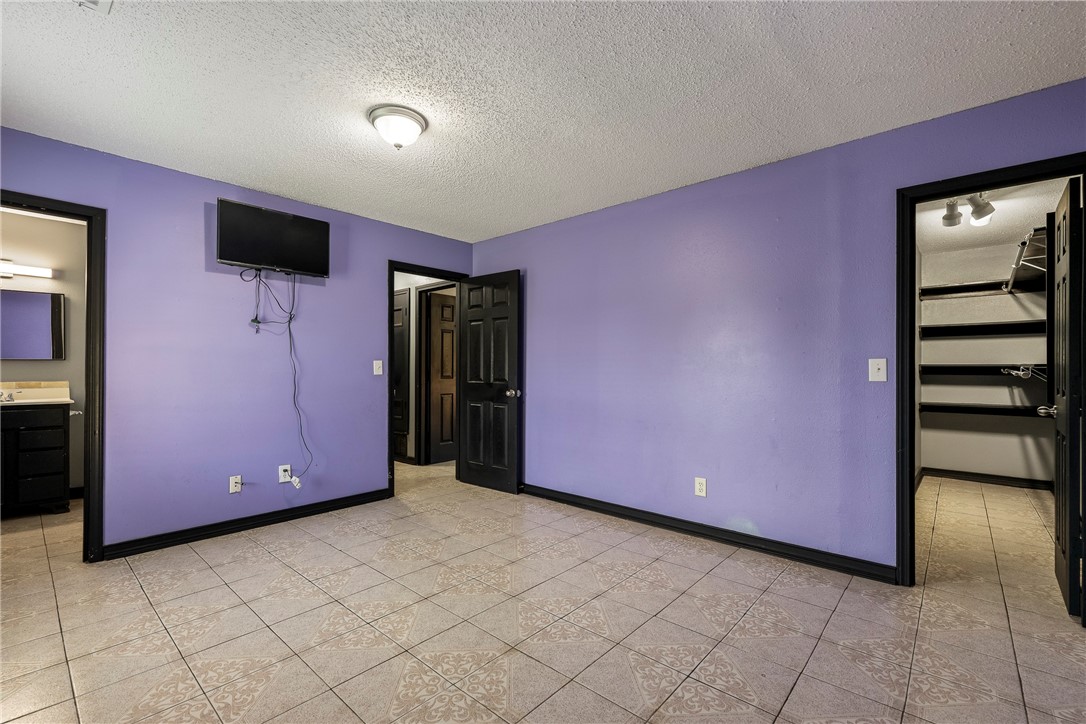 Bishop Manor 2nd Rogers - Residential