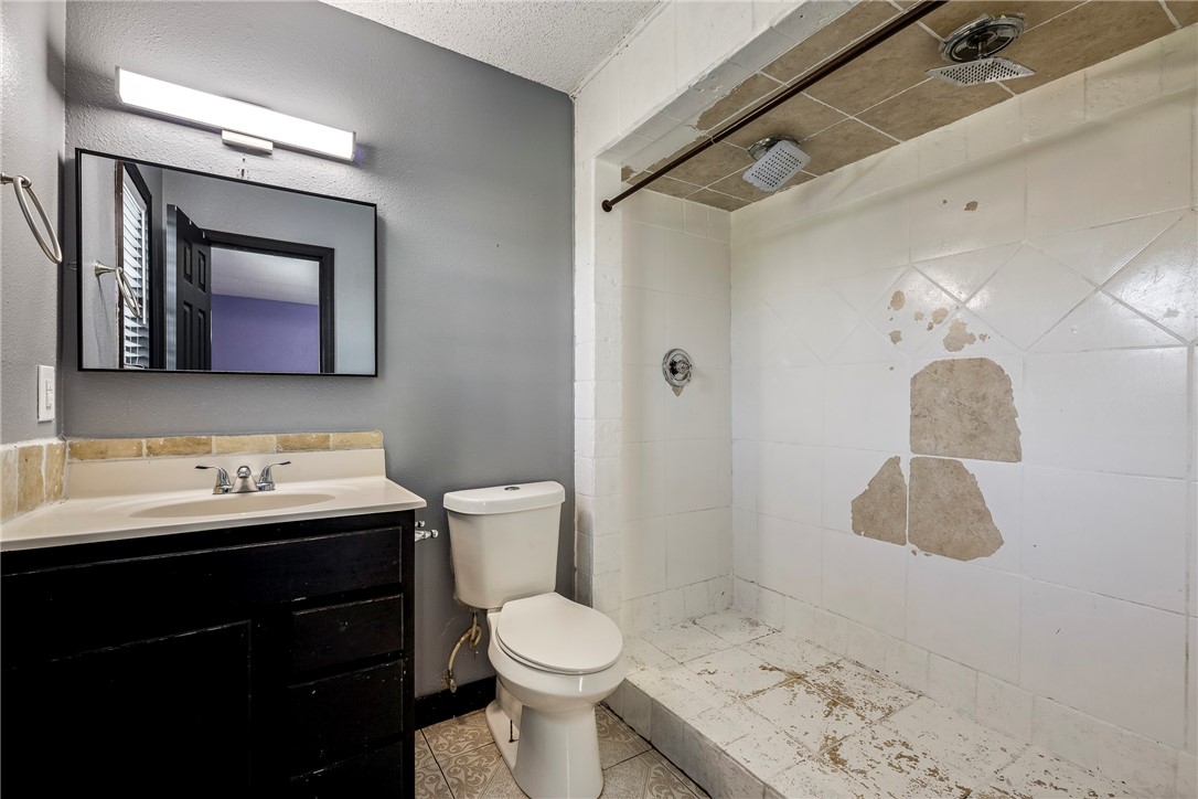 Bishop Manor 2nd Rogers - Residential