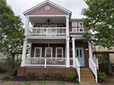 Photo of 551 N Tennyson Lane, Fayetteville, AR 72704 (MLS # 1342914)