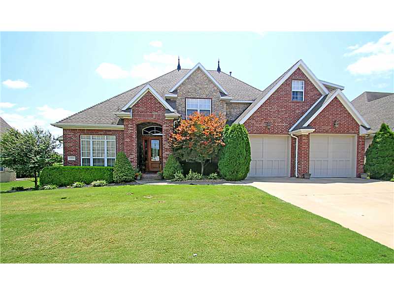 Incredible golf front home in the premier Shadow Valley Subdivision with gorgeous views of the lake. This 3,297sf, 4 bedroom 3.5 bath is perfect for you & your family! Enjoy all the things this home has to offer from the inside & out. The golf course &,lake views from the patio provide the perfect entertaining space. Beautiful custom kitchen with brick floors open to the hearth room and eating area. Beautiful formal dining room and office with built-ins just through the entry.