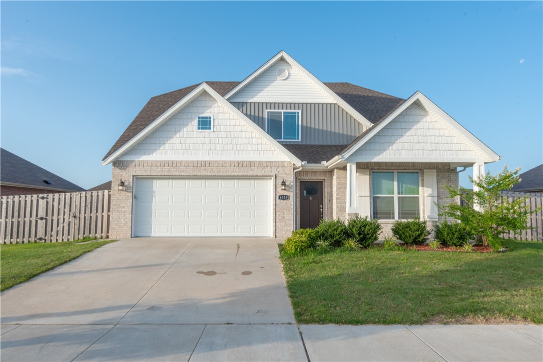You can walk your children to Owl Creek Elementary in less than 12 minutes! Check out this well maintained Riverwood built, home in the Sloanbrooke Subdivision. The light radirates throughout this 3 bed, 2.5 bath home creating a warm, inviting kitchen, living room area. Its conveniently located near, Centennial Park and many restaurants. The master suite located on the lower level with the smaller berdrooms on 2nd floor. Complete with up-to-date finishes --- it's move in ready!! A nice back yard for pets and kids.