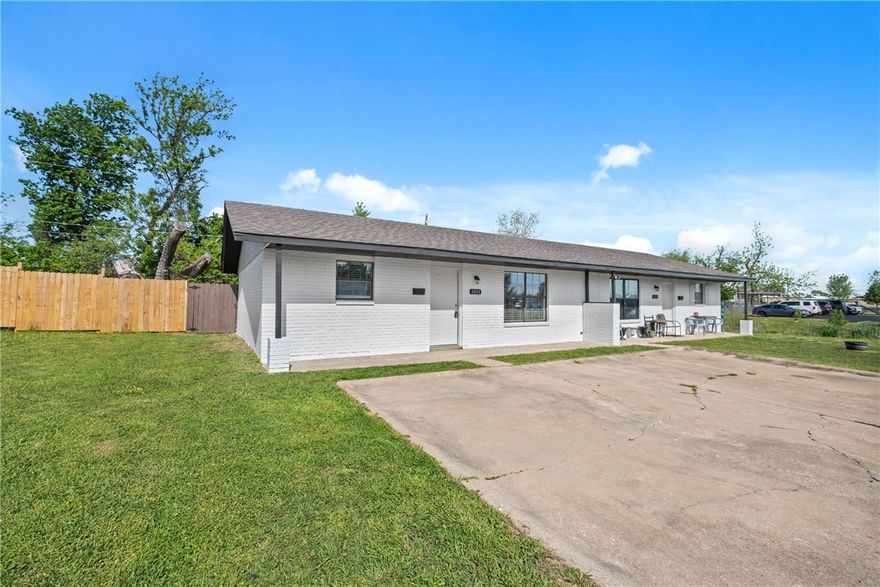 Opportunity awaits with this duplex investment property ideally located just minutes from Downtown Rogers! Whether you’re looking to expand your portfolio, house hack, or add value through future updates, this property offers strong potential. Each side provides functional living space with the flexibility for long-term tenants, short-term rental possibilities, or owner-occupancy. Enjoy close proximity to local dining, shopping, entertainment, trails, and all the growth happening in the Rogers area. With investment potential, convenience, and upside all in one, this is a great opportunity for both seasoned investors and first-time buyers looking to offset their mortgage with rental income.