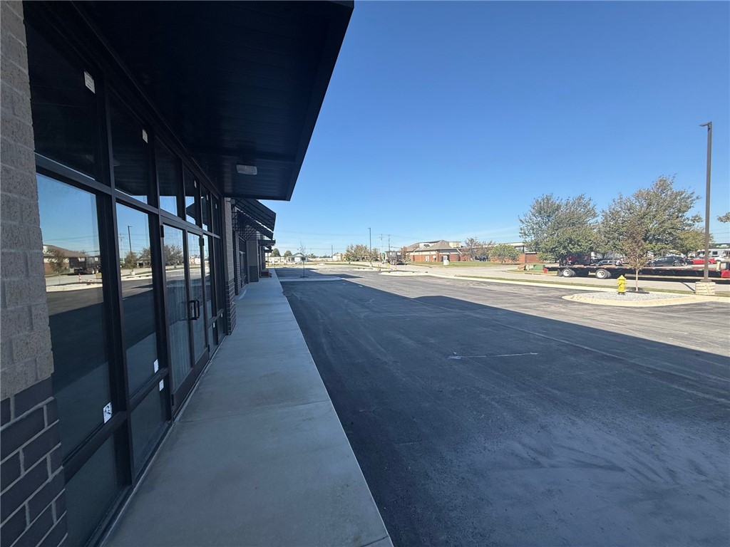 Venezia Piazza Add - Commercial Lease