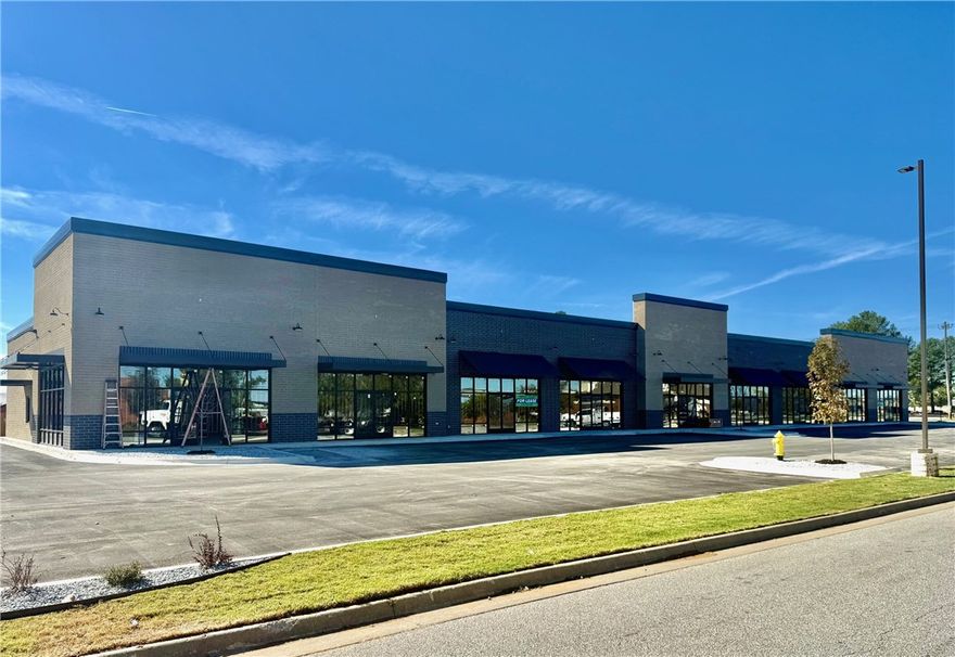 New Retail Strip Center off the Highly Trafficked Highway 112 and behind the Casey's Gas Station on highway 412. Currently 9 total bays available. Spaces divisible by 1500 sq ft minimum up to 13,990 square feet available. End cap units with drive through available at higher lease rate. Landlord to provide a build out allowance. Building completion date set for the end of August.