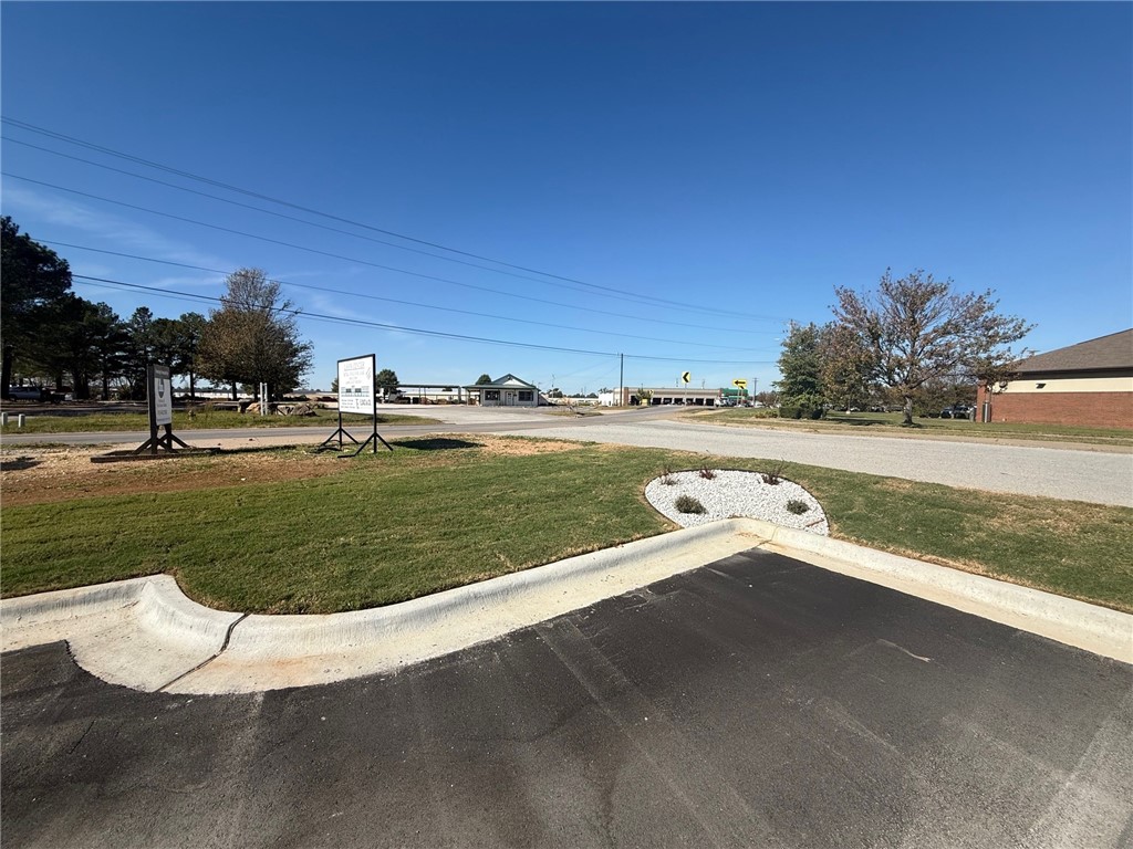 Venezia Piazza Add - Commercial Lease