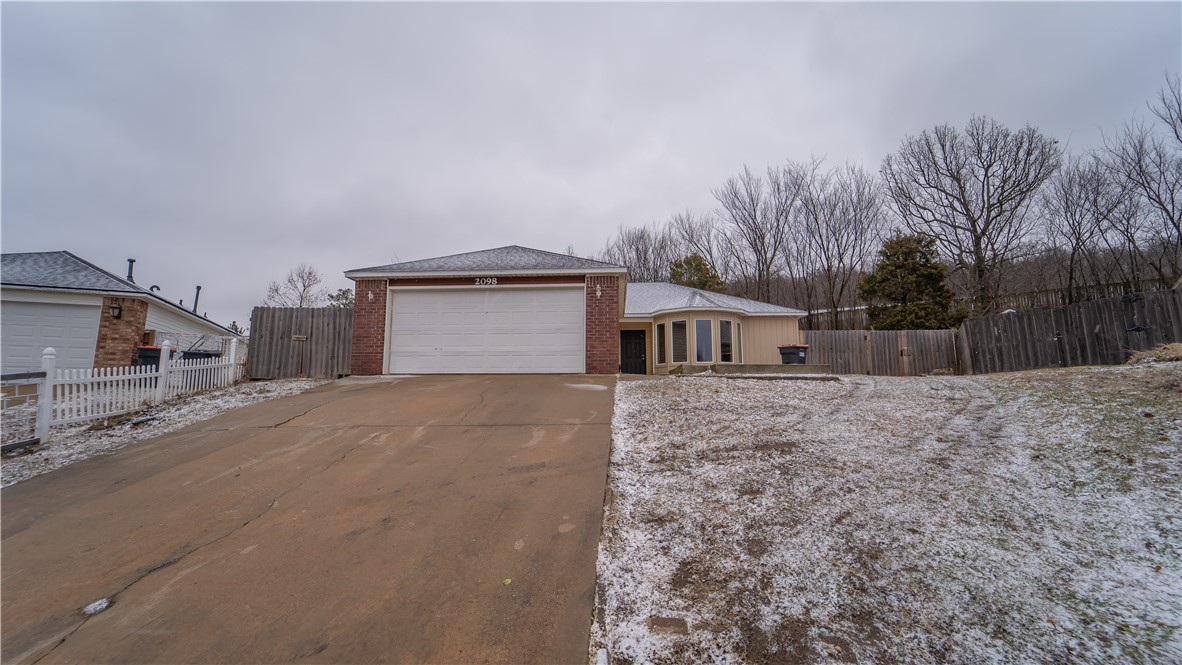 Cute home on a cul-de-sac, 3 bedrooms, 2 full bathrooms, nice fully fenced yard, large utility room, New roof in 2023, New heating unit in 2022, new windows in 2021.