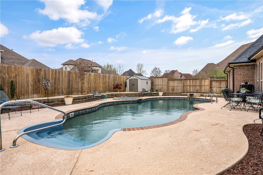 Peaks Ph III, The Rogers - Residential