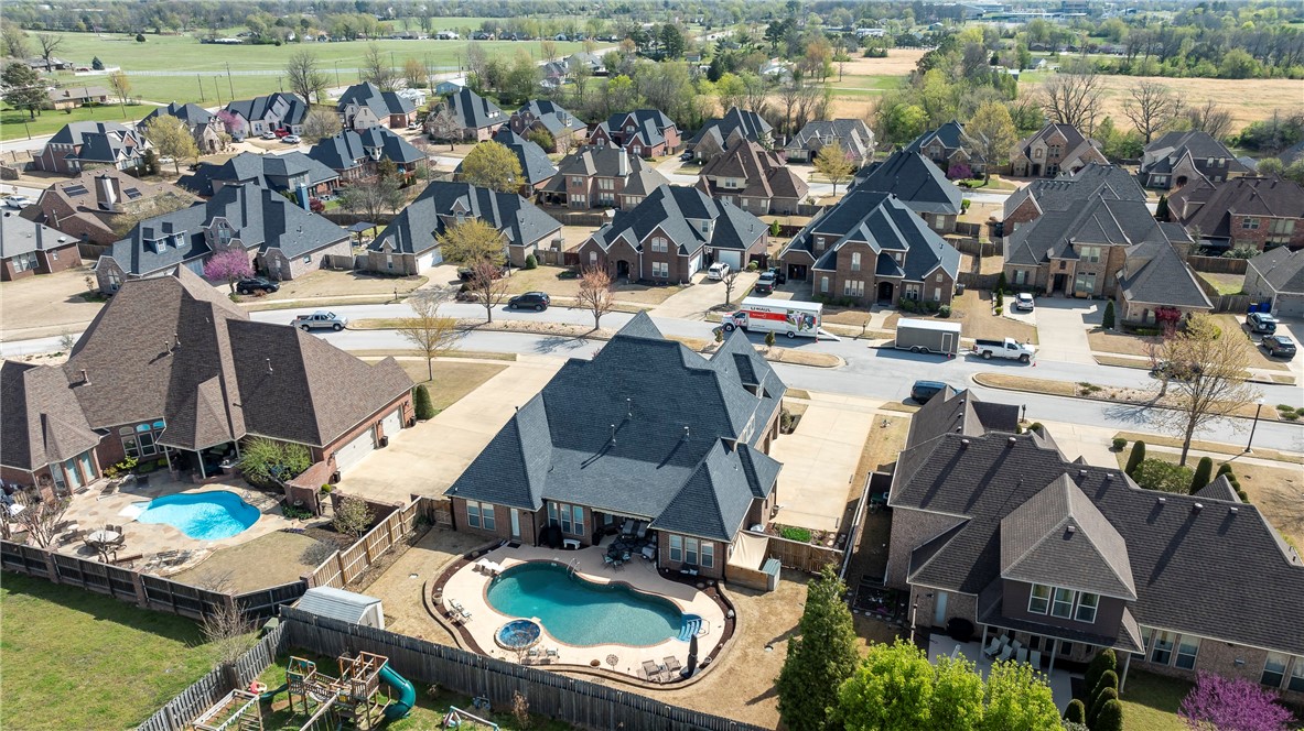 Peaks Ph III, The Rogers - Residential